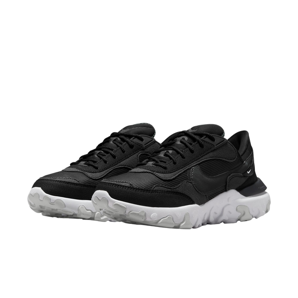 W Nike React R3Vision