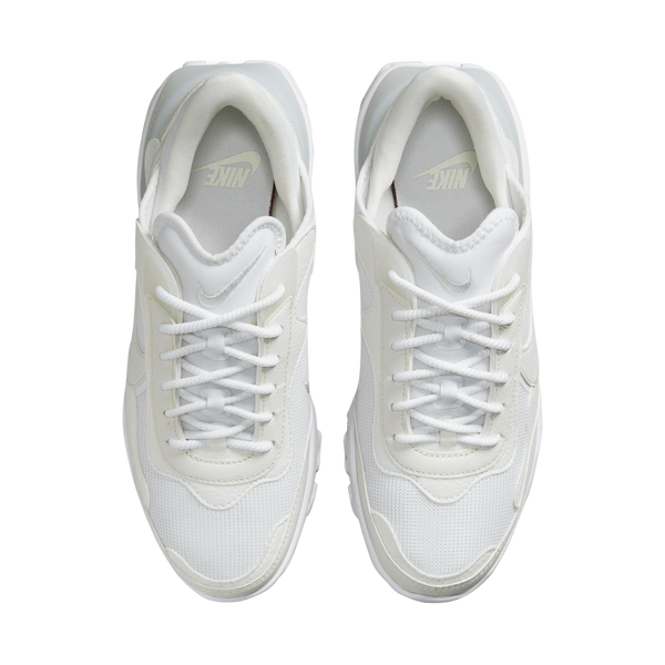 W Nike React R3Vision