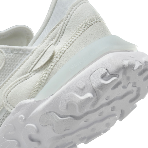 W Nike React R3Vision